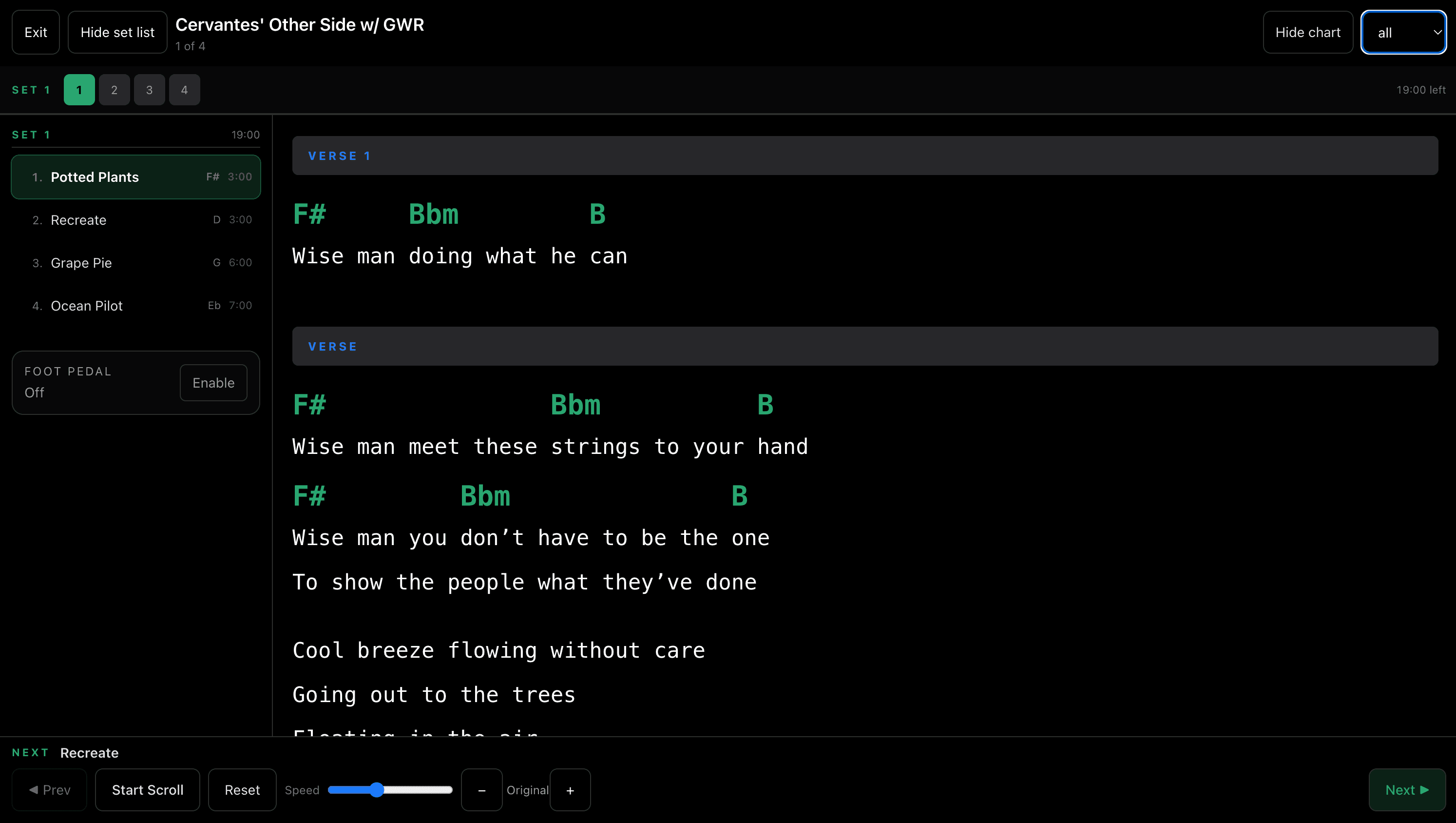 SplendidSets live performance view with the set list, chord chart, lyrics, scroll controls, and next-song navigation